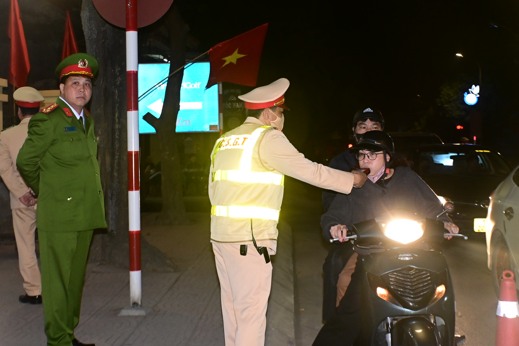 Toàn quốc kiểm tra, xử lý 12.845 trường hợp vi phạm trật tự an toàn giao thông ngày 20/02/2024